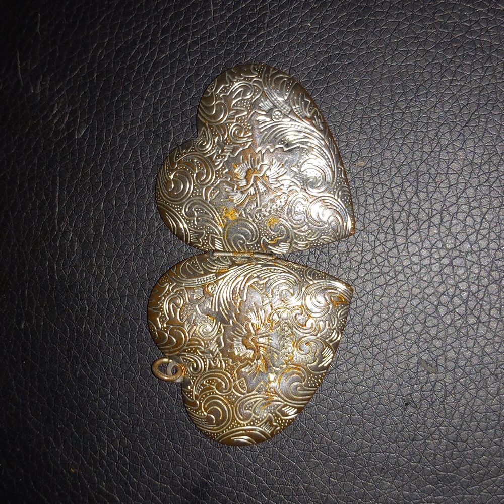 Heart locket